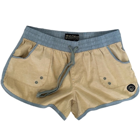 Rare United By Blue Women’s Athletic shorts size small - Picture 5 of 16